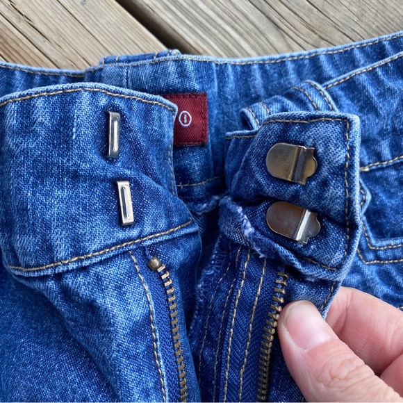 Nevada Denim/Jean Shorts - Picture 2 of 4